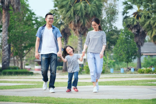 Jalan Kaki 20 Menit vs Makanan Tinggi Kalori: Mana Lebih Efektif?